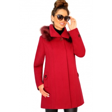 Zimowy czerwony płaszcz...